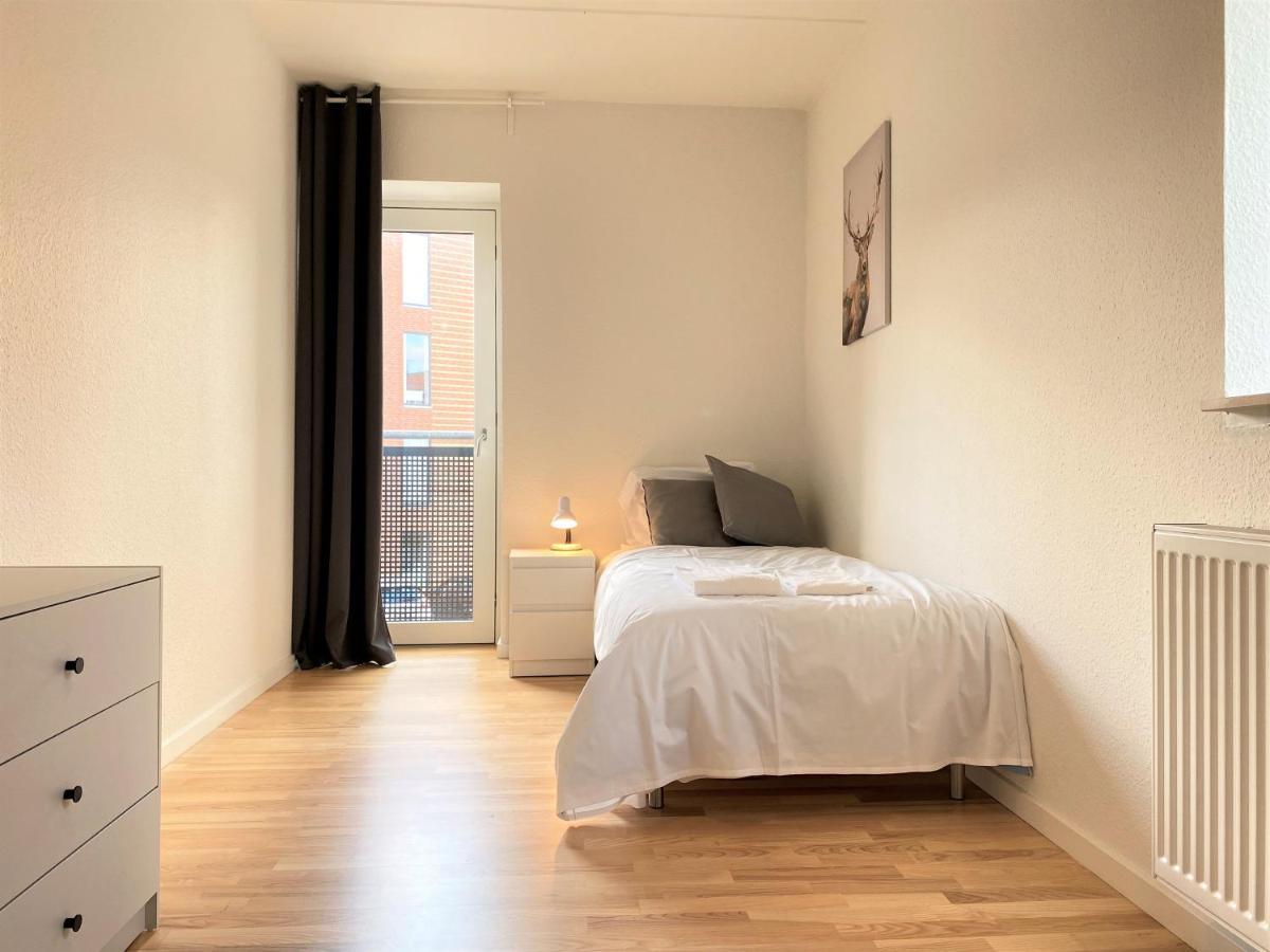 Two-bedroom Close To The Center Apartment *