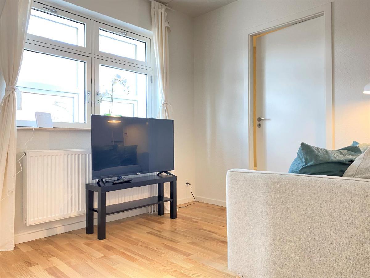 Two-bedroom Close To The Center Apartment *