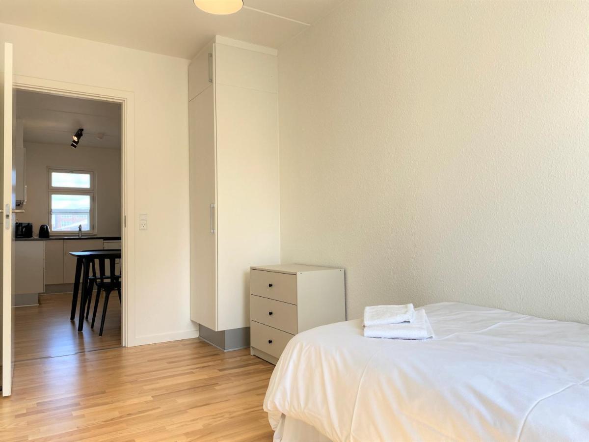 Two-bedroom Close To The Center Apartment *